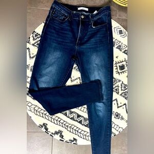 Women's KanCan dark fade skinny jean size 31